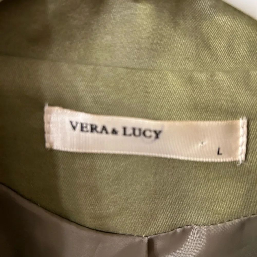 Vera & Lucy khaki Green blazer with gold sequins on the sleeve sz L - Picture 4 of 4